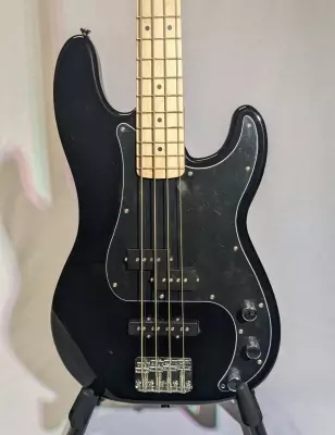 Store Special Product - Squier - Affinity Series Precision Bass PJ, Maple Fingerboard - Black